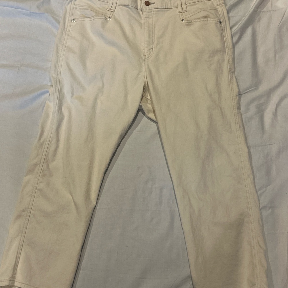 Signature by Levi Strauss women’s cream colored jeans
